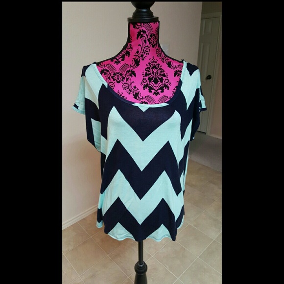 Chevron top