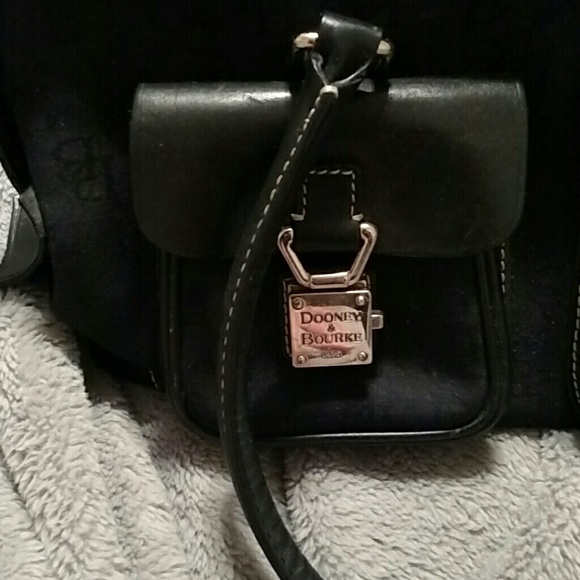 Dooney & Bourke Black bag - Picture 2 of 4