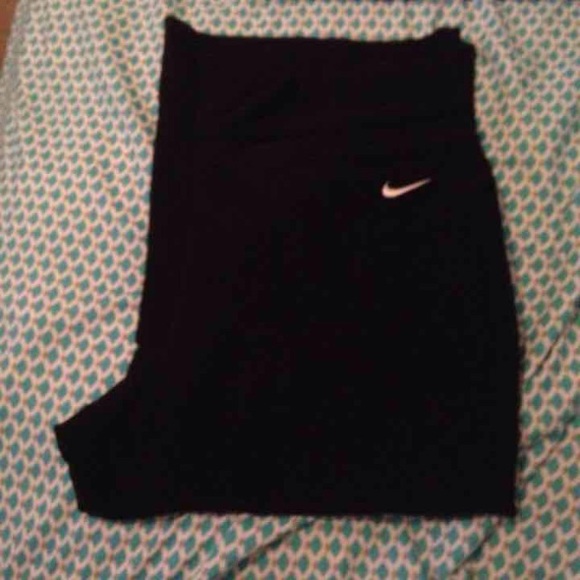 Black Nike Capri M