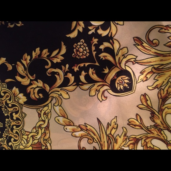 Scarf - Picture 1 of 3