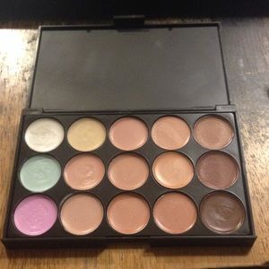 cream contour/concealer palette