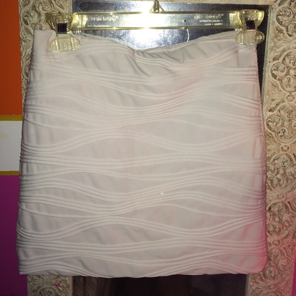 Creme High Wasted Skirt - Picture 1 of 2