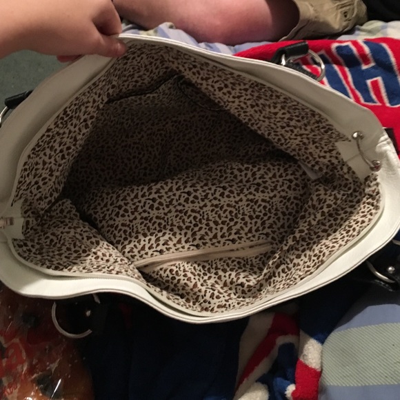 Purse - Picture 3 of 4