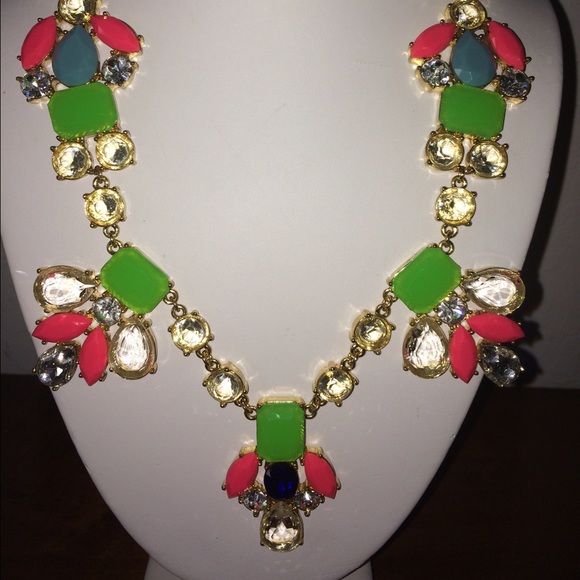 Crystal Cluster Colorful Statement Necklace - Picture 2 of 4