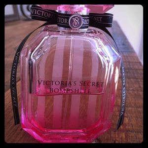 Victoria Secrets Bombshell perfume
