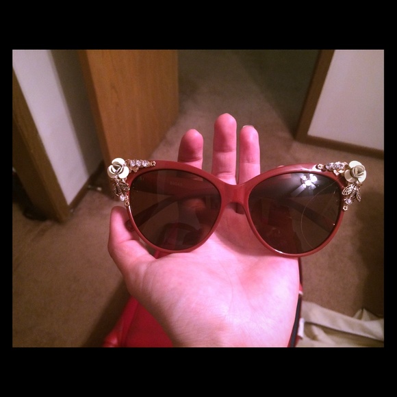 Dark red - Picture 1 of 1