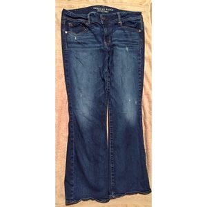 AE Distressed Kick Boot 14/Short Jeans!