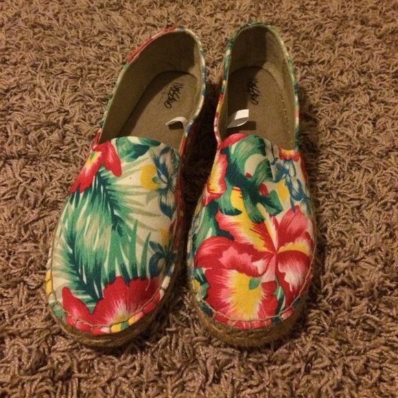 Target shoes - Picture 1 of 2