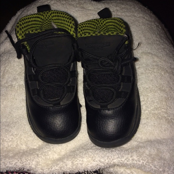 Size 8 toddler authentic Nike Jordan's
