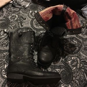 Combat boots