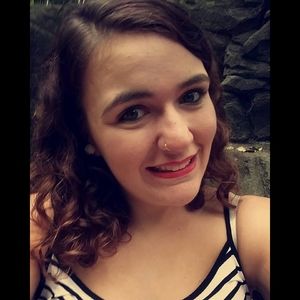 Meet your Posher, Arielle