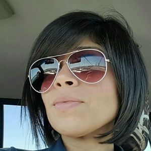 Meet your Posher, Reina