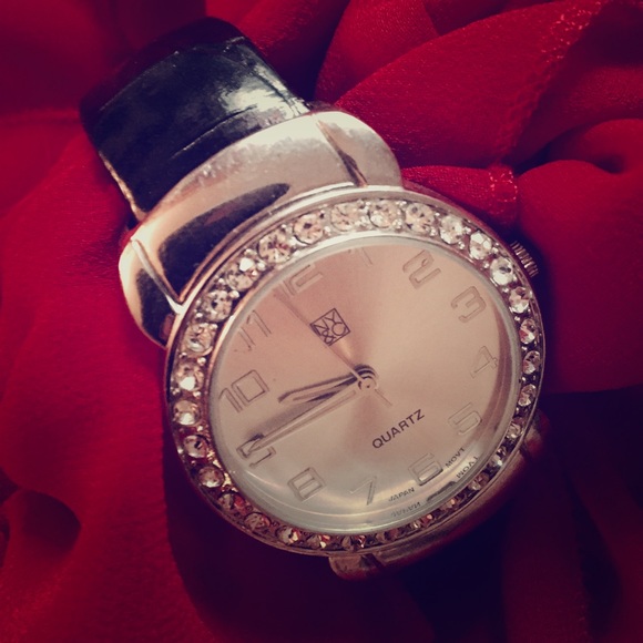 **Everything MUST go** New York & Company watch