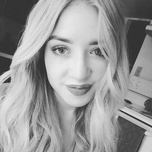 Meet your Posher, Chloe