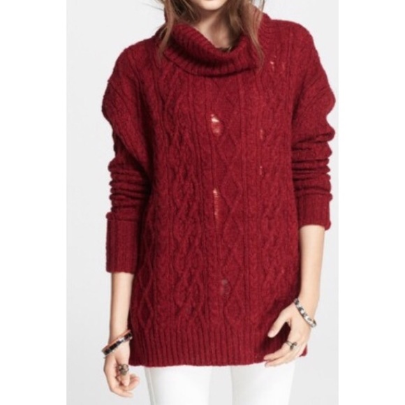 🚨WKND SALE🚨 Free People Distressed Sweater