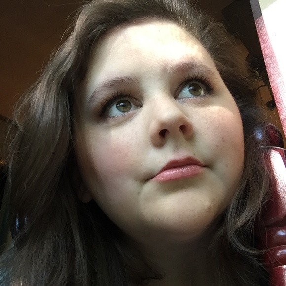 Meet your Posher, Karen - Picture 3 of 6