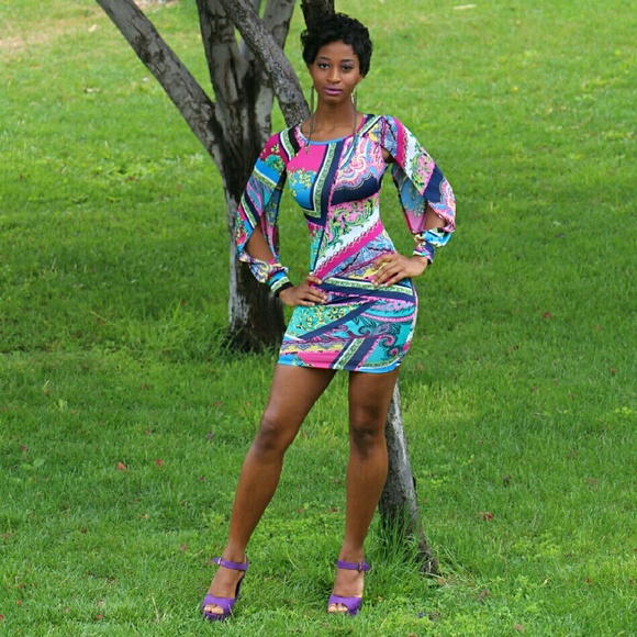 ***Host Pick*** Captivating Slit Sleeve Mini Dress - Picture 2 of 4