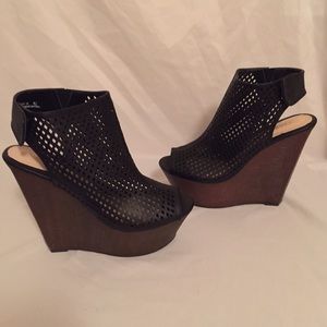*NEW* Black Leather Wedges