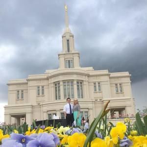 Meet your Posher, Averi