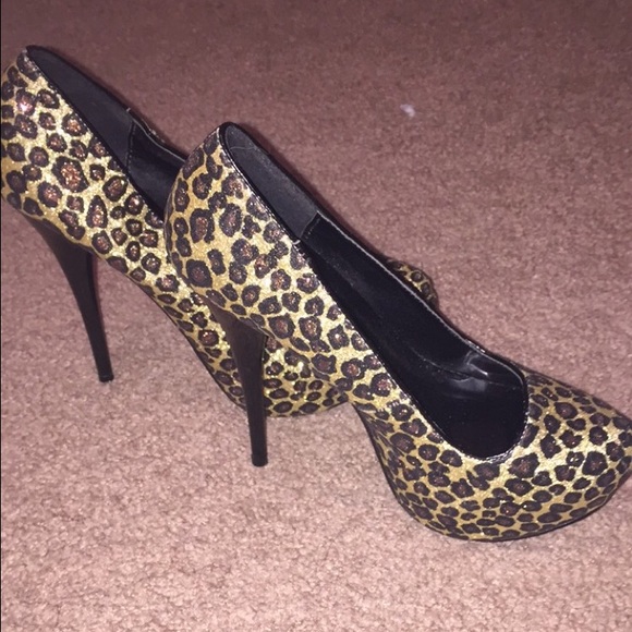 Shoes - Picture 4 of 4