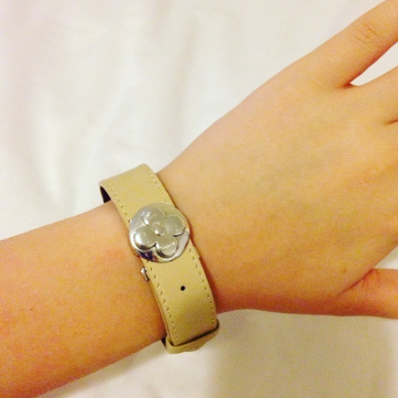 Louis Vuitton Cream Good Luck Bracelet - Picture 4 of 4