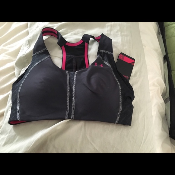 Nwt under armor 32 C sports bra