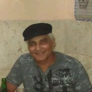 Meet your Posher, Augusto