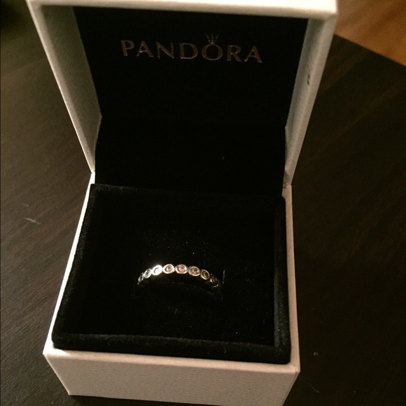 Brand new Pandora alluring petite ring size 50 - Picture 3 of 4