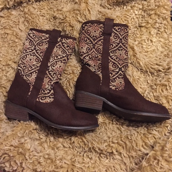 Loretta Chocolate Boots