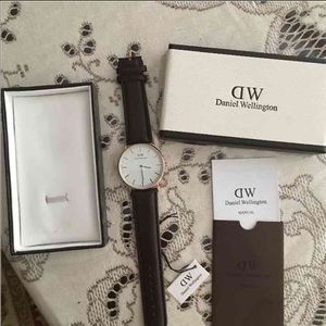 BNWT Daniel Wellington leather band gold watch