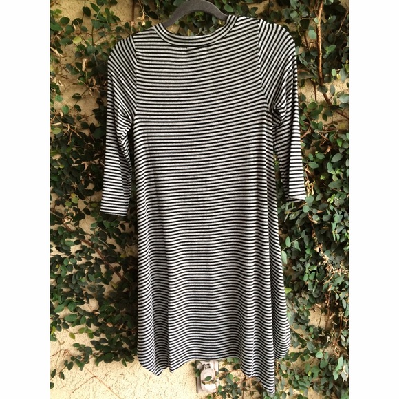 LAST CALL 3/4 sleeve striped tunic - Picture 2 of 5