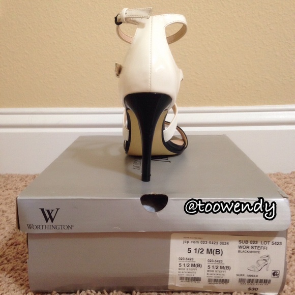 SOLD Worthington Sandal Heels - Picture 4 of 4