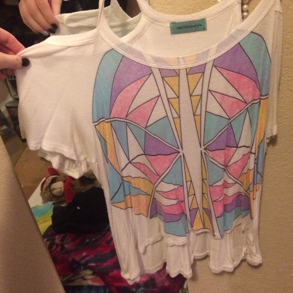 Shoulder less shirt