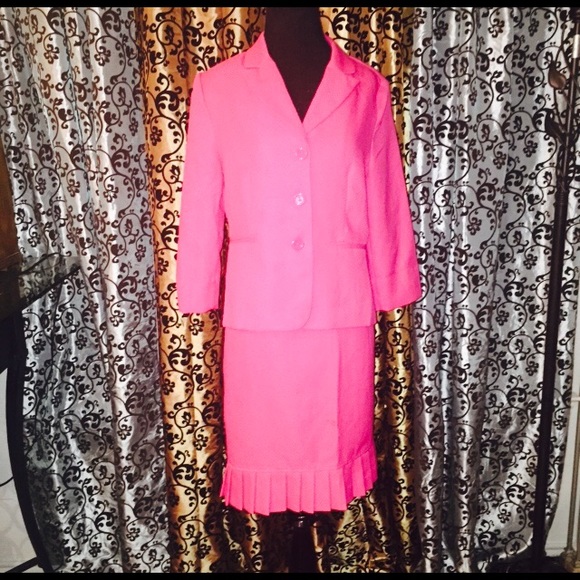 Pink lightweight suit.