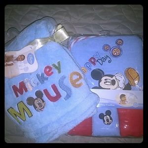 NWT ~ Disney Mickey Mouse Fleece blanket & hooded