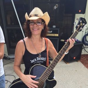 Meet your Posher, Lisa