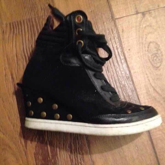 Sold - Picture 2 of 3