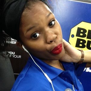 Meet your Posher, Daisha