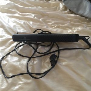 Enzo Milano straightener