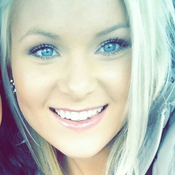 Meet your Posher, Sara - Picture 1 of 1