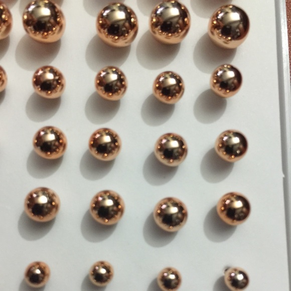 Set of 3 sizes Lovely Round Gold Stud Earrings