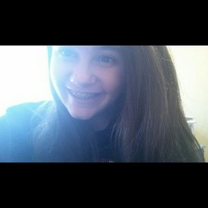 Meet your Posher, Kayla