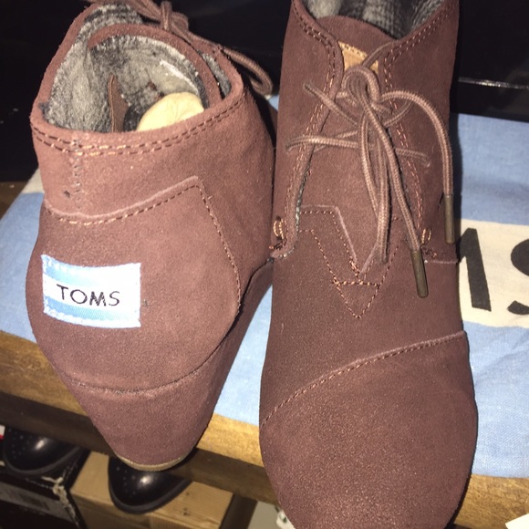 Toms Brown Wedges brand new.