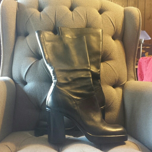 Steve Madden black platform boots
