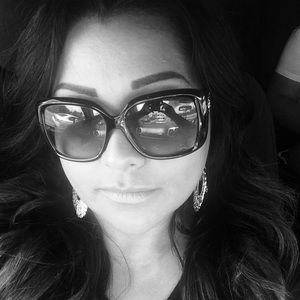 Meet your Posher, Angie