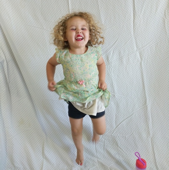 Meet your Posher, Cait - Picture 3 of 6