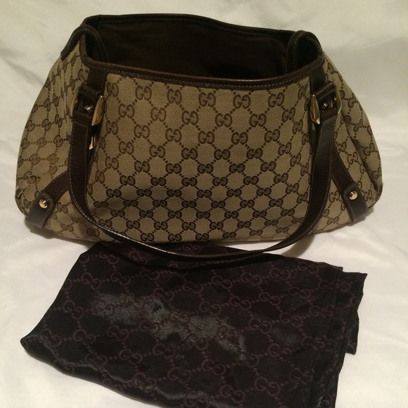 Authentic Gucci shoulder bag