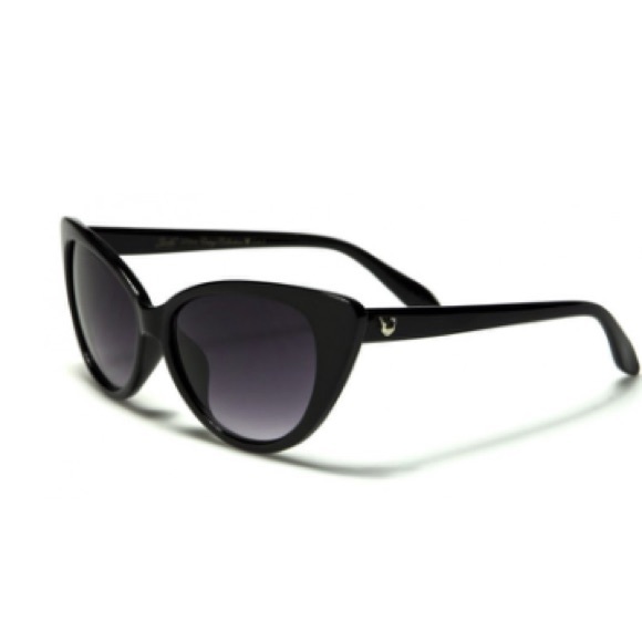NWT Maximum UV Protected Sunglasses
