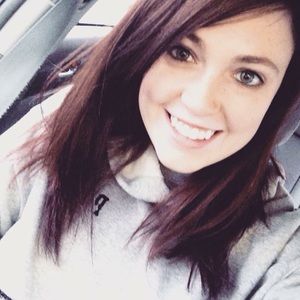 Meet your Posher, Alexis