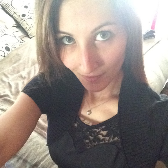 Meet your Posher, Lynna - Picture 1 of 1